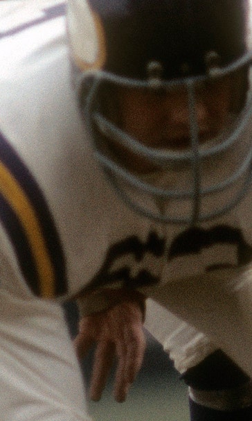 Former Vikings center Tingelhoff voted into Hall of Fame